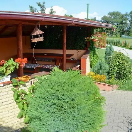 Mirabel 招待所 2*