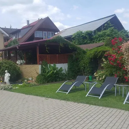 Mirabel 招待所 Bešeňová